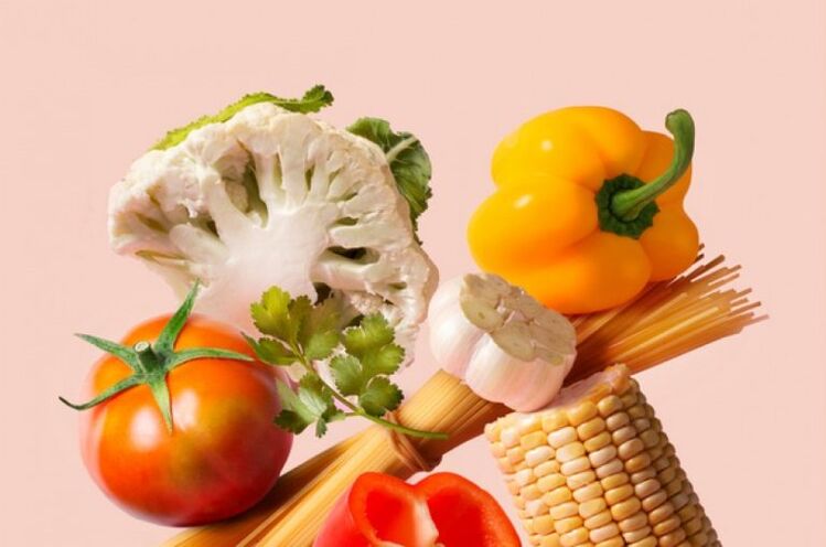 Italiensk kost med grönsaker och frukter för viktminskning