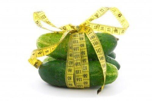 gurkor är lämpliga för att gå ner i vikt på en vecka